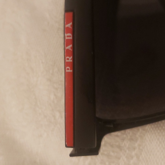 Prada sunglasses - Picture 6 of 11